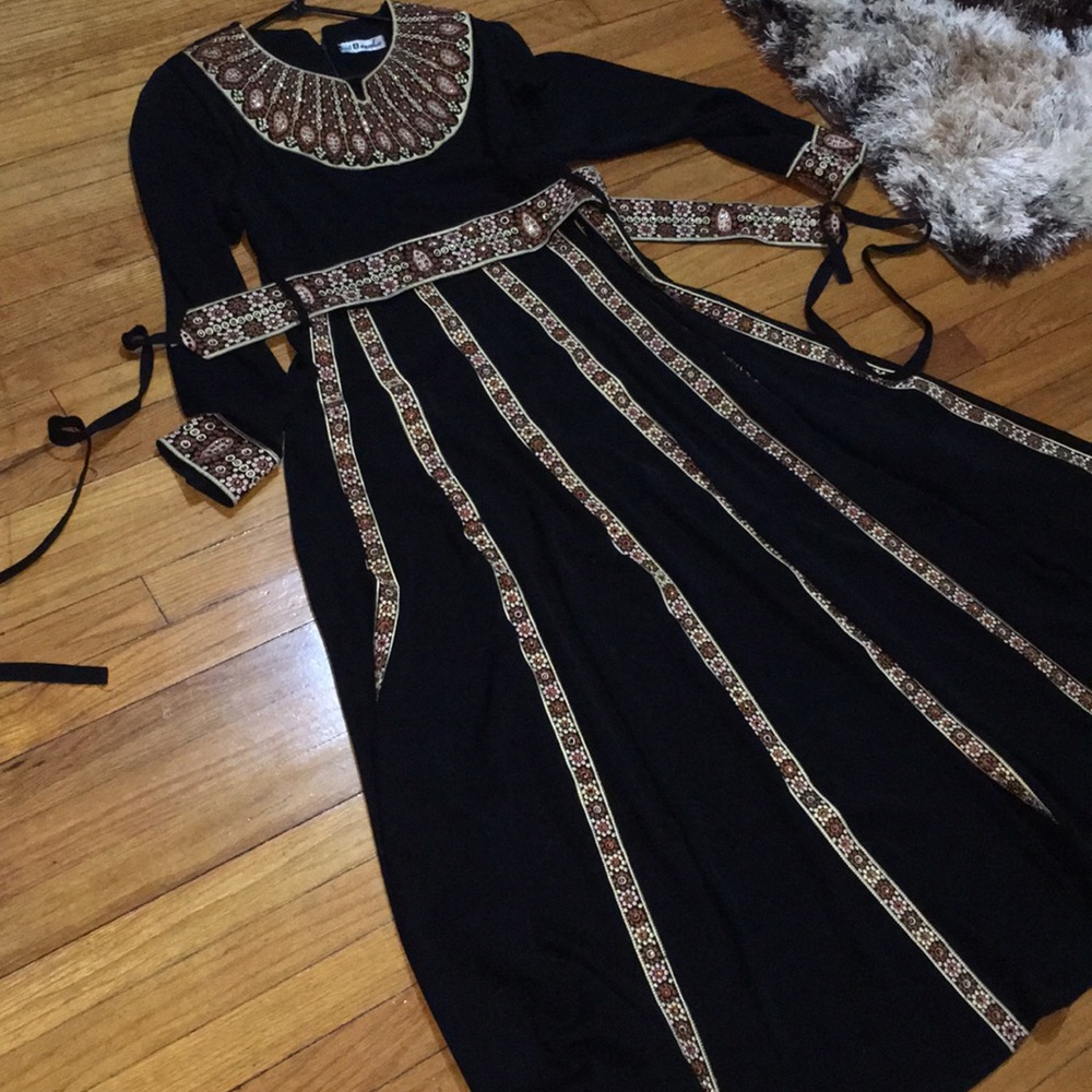 Abaya - Picture 3 of 5